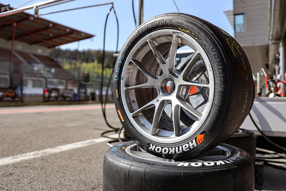 View-Hankook-sponsor-in-Sepang-race-tires-image