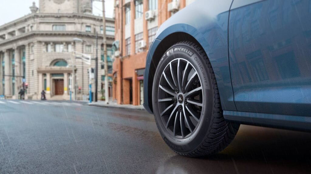 View-MICHELIN-CrossClimate2-running-on-a-car