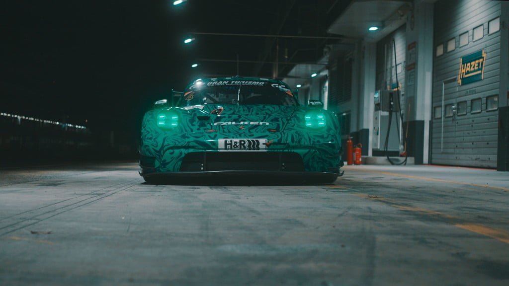 View-New-Falken-Porsche-on-the-run