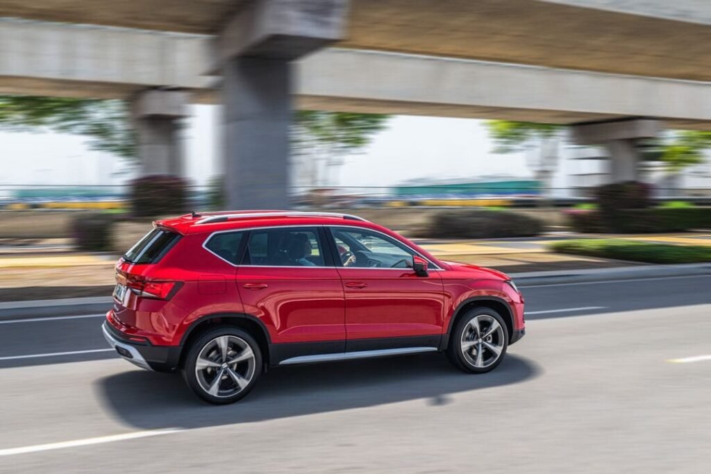 Vista de Seat Ateca en movimiento